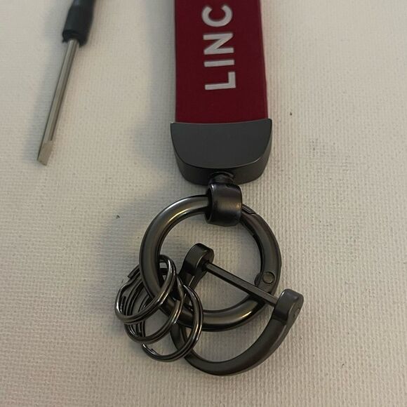 Lincoln leather key fob keychain in Red with Silver NWT - Picture 3 of 5